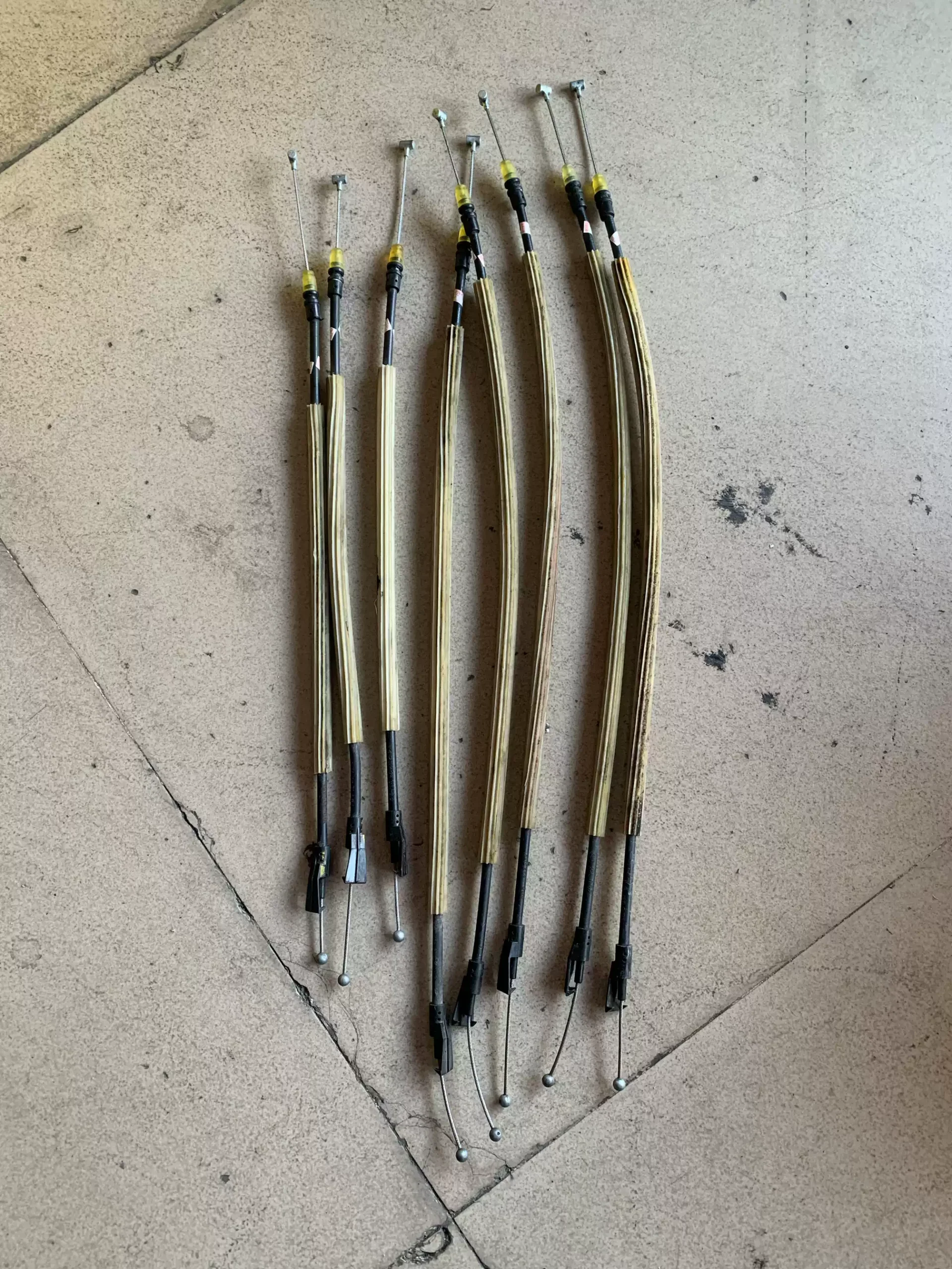 Suitable for Volkswagen Phaeton Bentley door lock machine Self-suction cable Electric suction motor cable Original disassembly parts