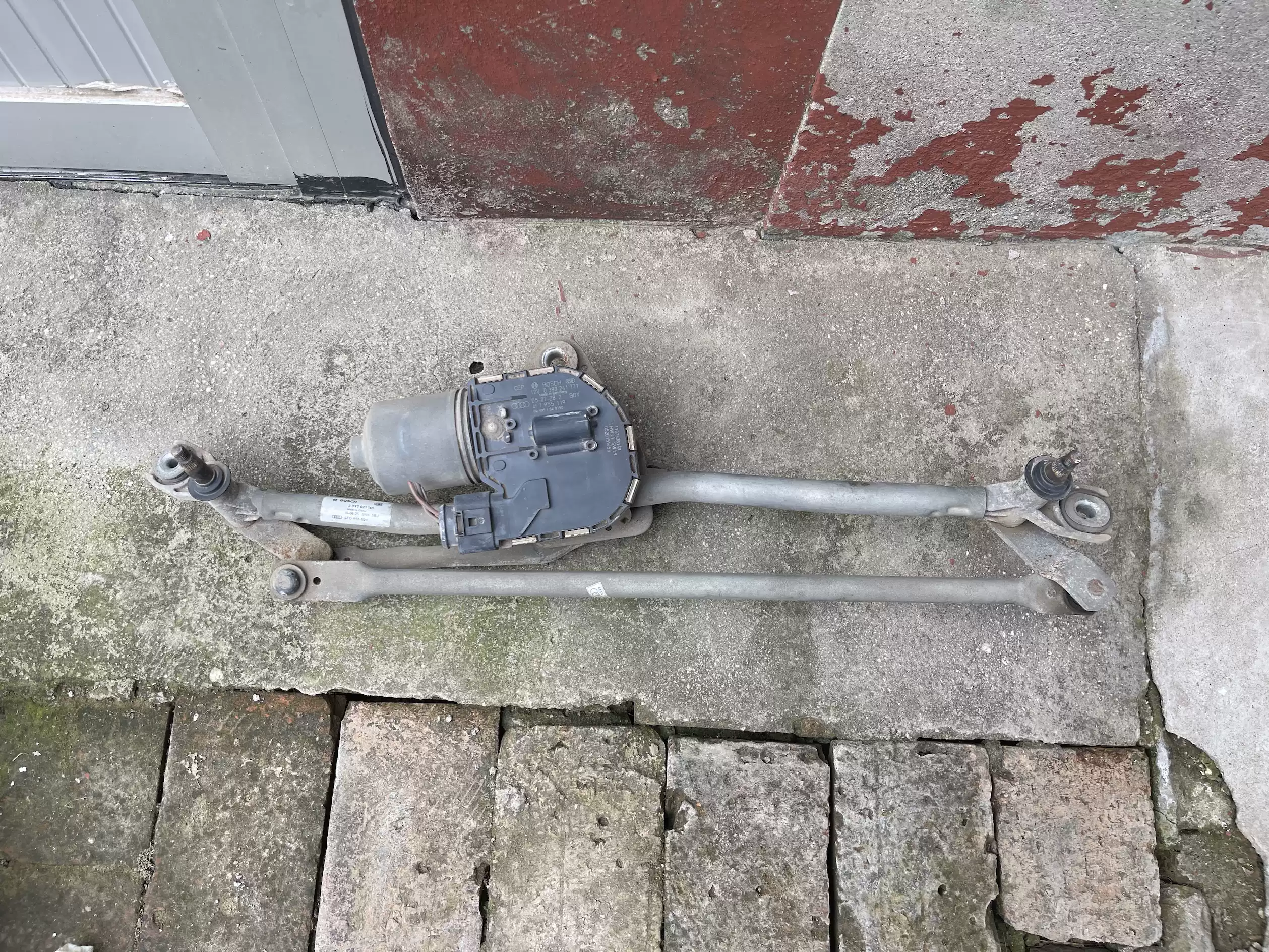 Adapt to Audi a4 b6 b7 wiper linkage Wiper motor assembly Old Audi a4 wiper motor linkage