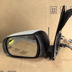 Toyota Senna reversing mirror assembly left and right rearview mirror reflector sheet turn signal housing original dismantling parts