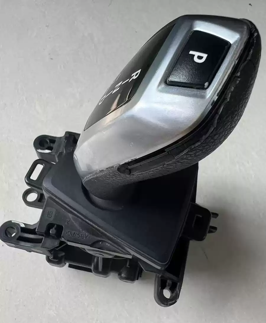 BMW original factory 1 series 3 series 5 series 7 series 2 series electronic gear lever chicken leg handle leather back cover renovated aging sticky hand - Image 3