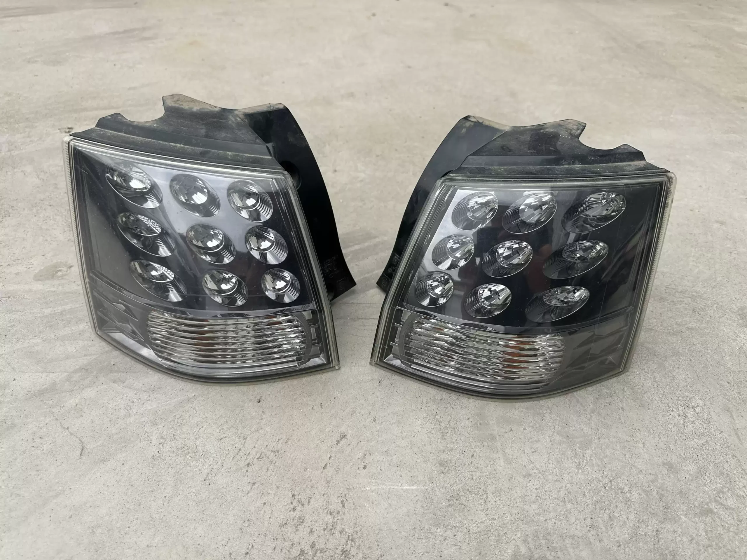 Adapt to 06-12 Mitsubishi Outlander rear taillights, brake lights, reversing lights, Outlander taillights, original dismantling parts