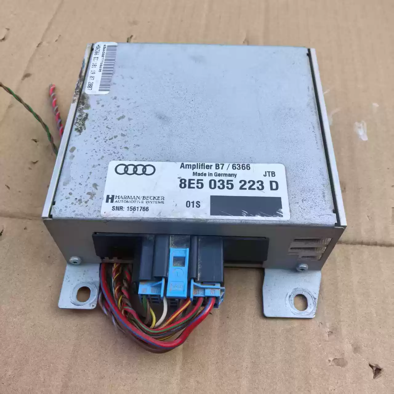 Audi A4 amplifier Harman Karton original car-removal parts - Image 3