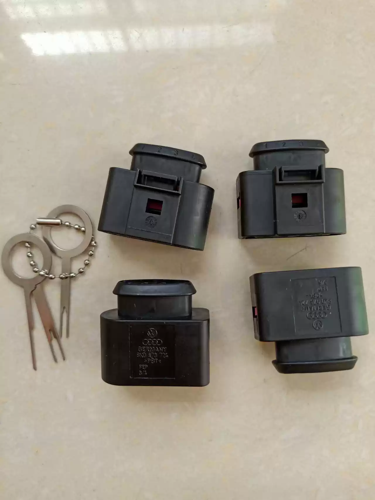 Original Audi A4L Q5 A6L A5 TT Q7A8 Ignition coil plug clip high-voltage pack snap connector - Image 4