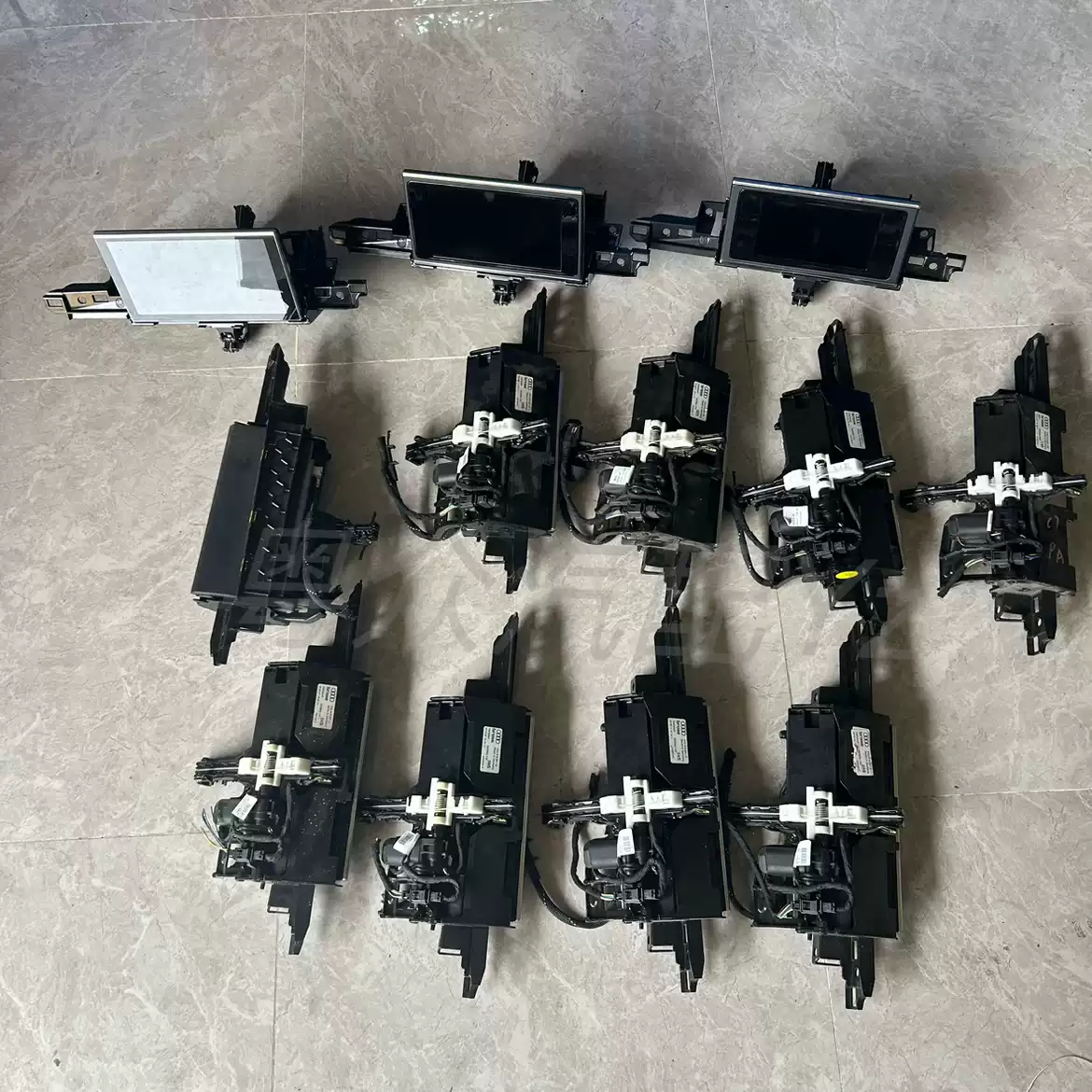 Audi A6A7C7 display lifter center center control screen lift rack center control bracket display bracket small accessories