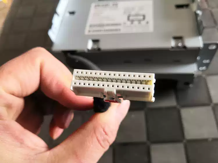 Southeast V5 Lingzhi V6 Lingshi original CD player host audio host radio new car dismantling parts - Image 3