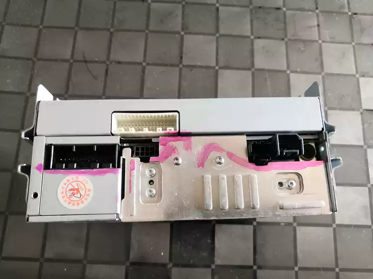 Southeast V5 Lingzhi V6 Lingshi original CD player host audio host radio new car dismantling parts - Image 4