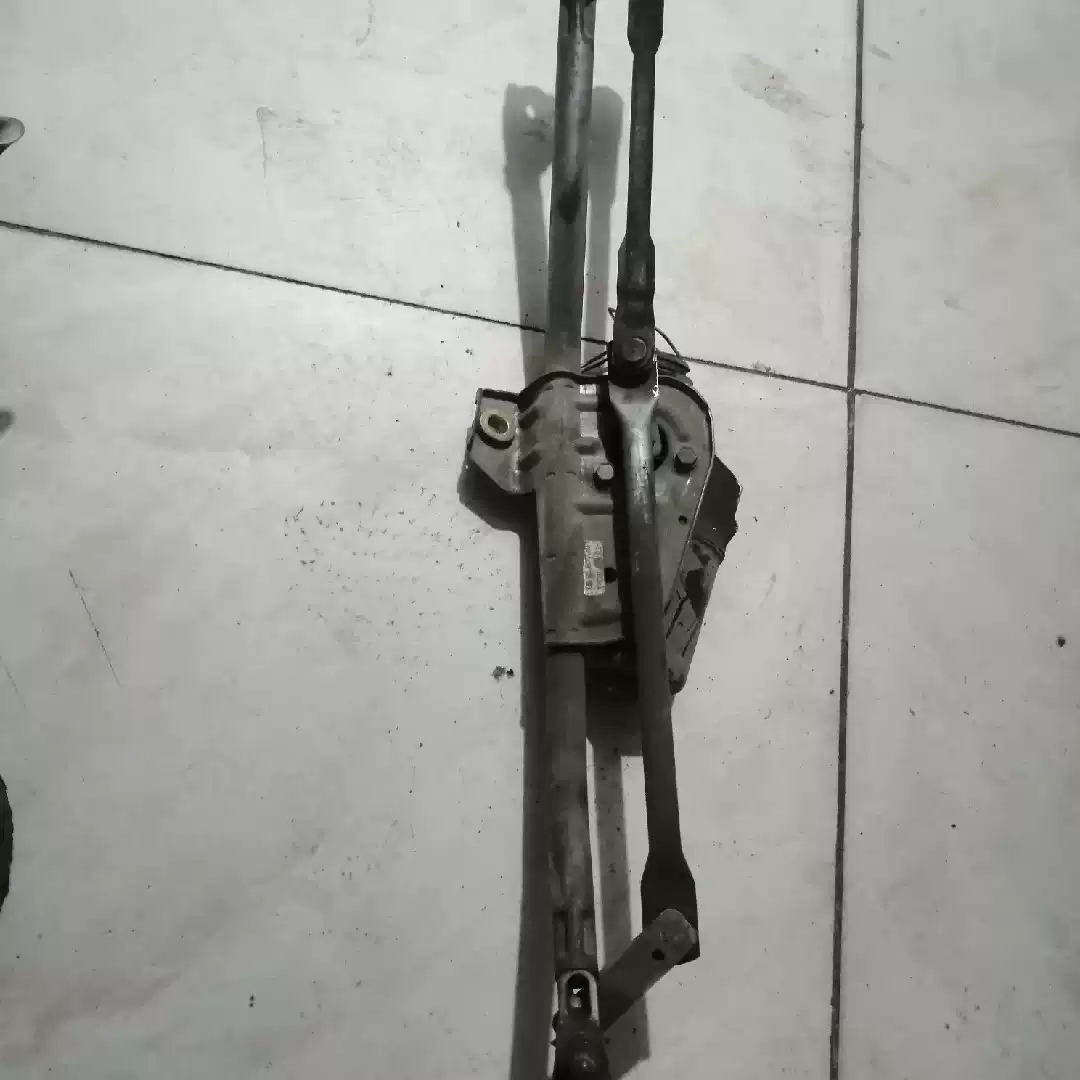 Old Audi a6c5 wiper motor assembly, original car disassembly parts