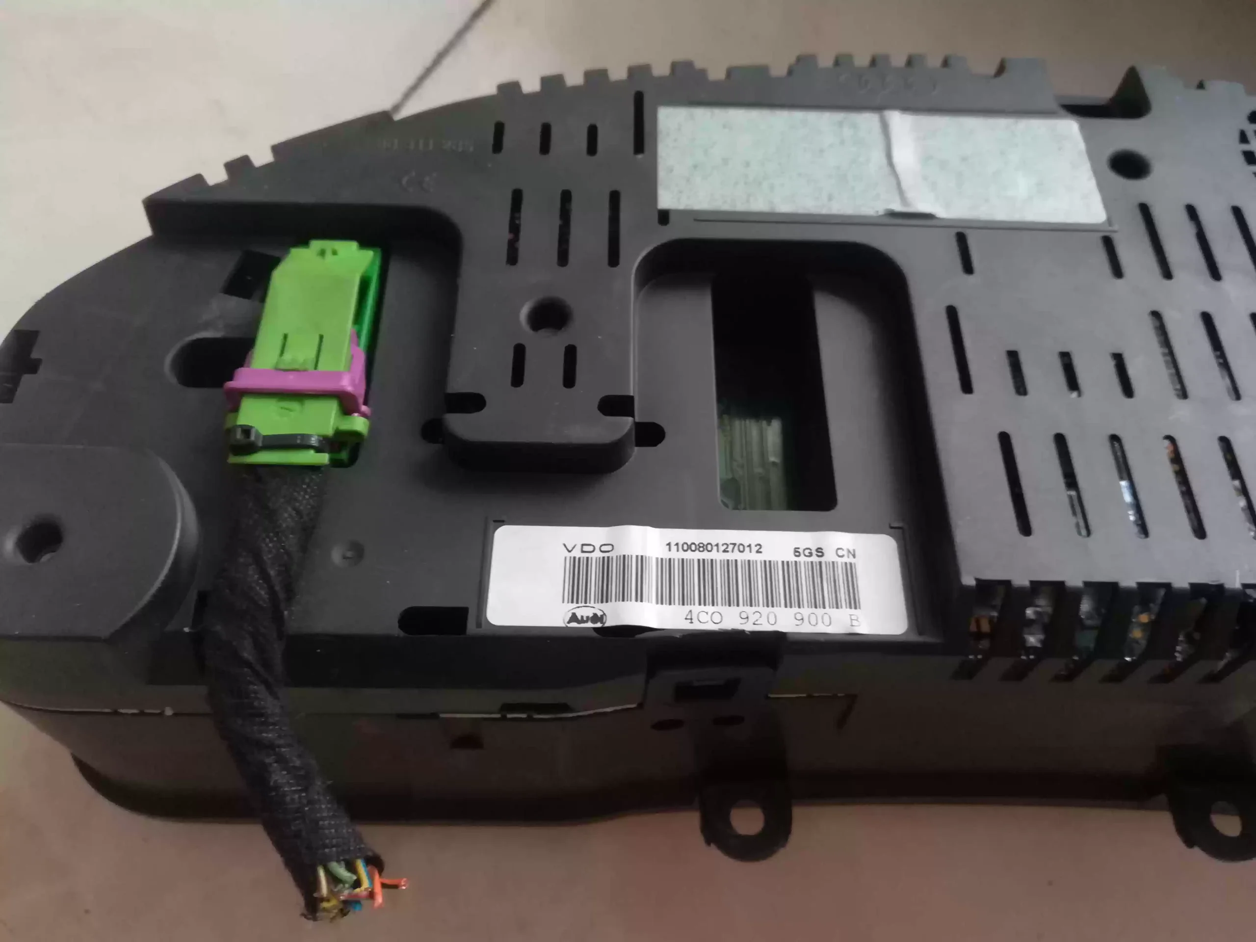 Original dismantling parts of old Audi a6c5 instrument panel assembly - Image 3