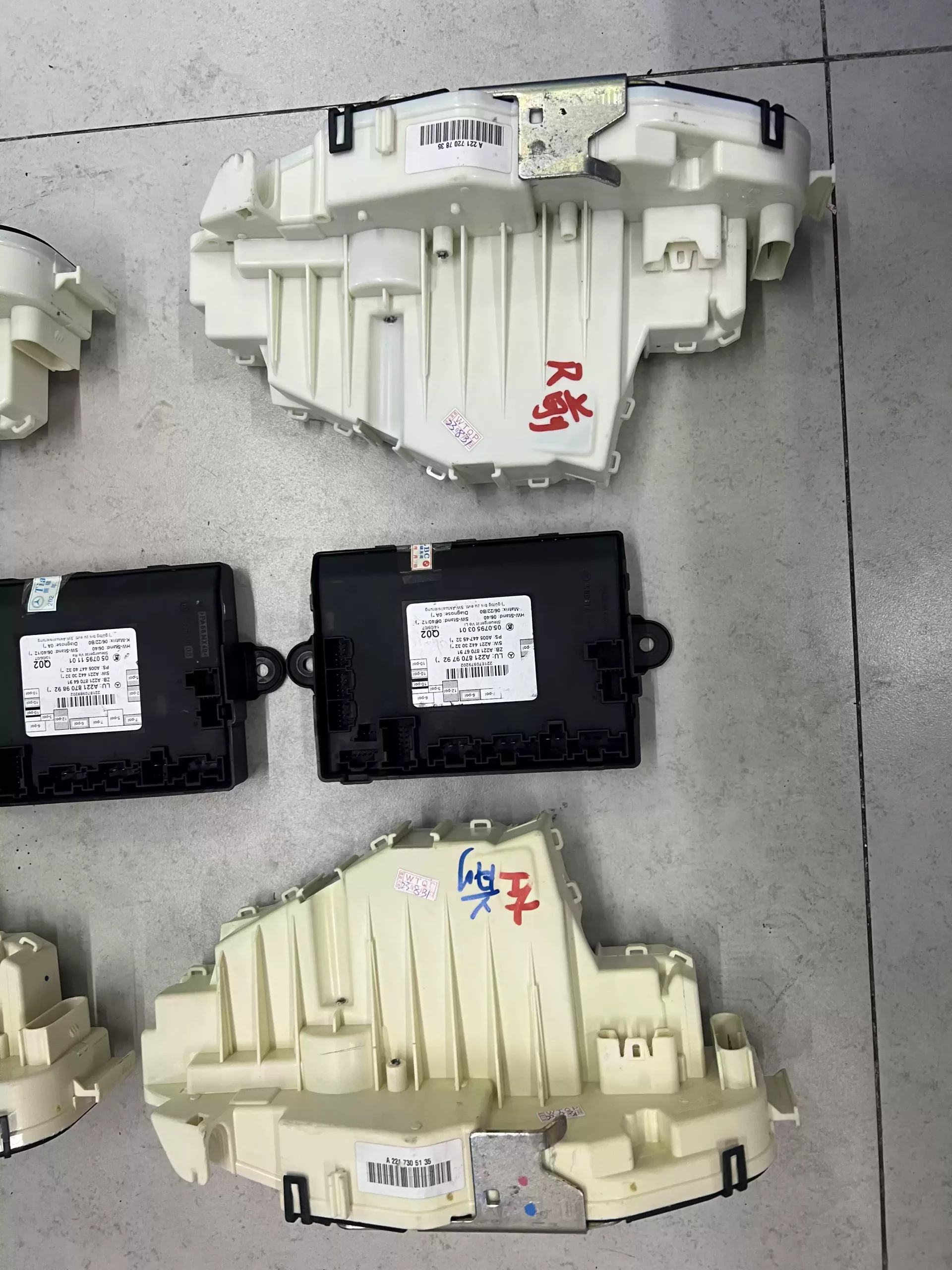 Applicable to 2007 - 13 Mercedes-Benz S-Class W221 Electric Door Central Lock S300S320S350S400S500S600 - Image 3