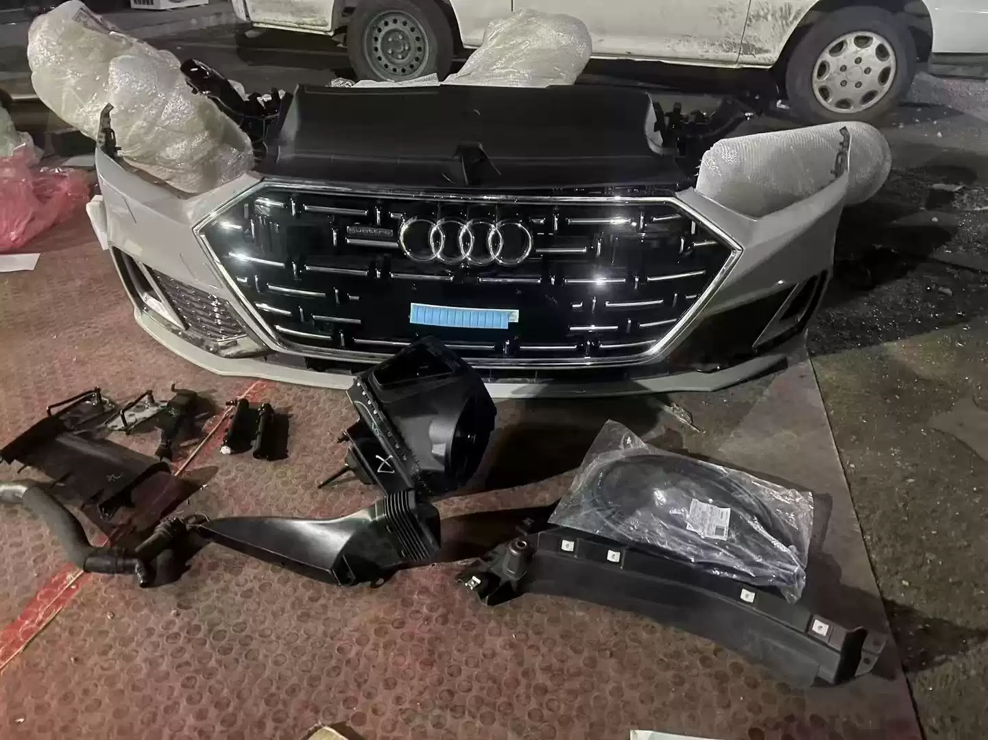 Audi a7L A5 A6L A7 A8L Q3 Q5 Q7 Front nozzle assembly cover instrument console bumper - Image 4