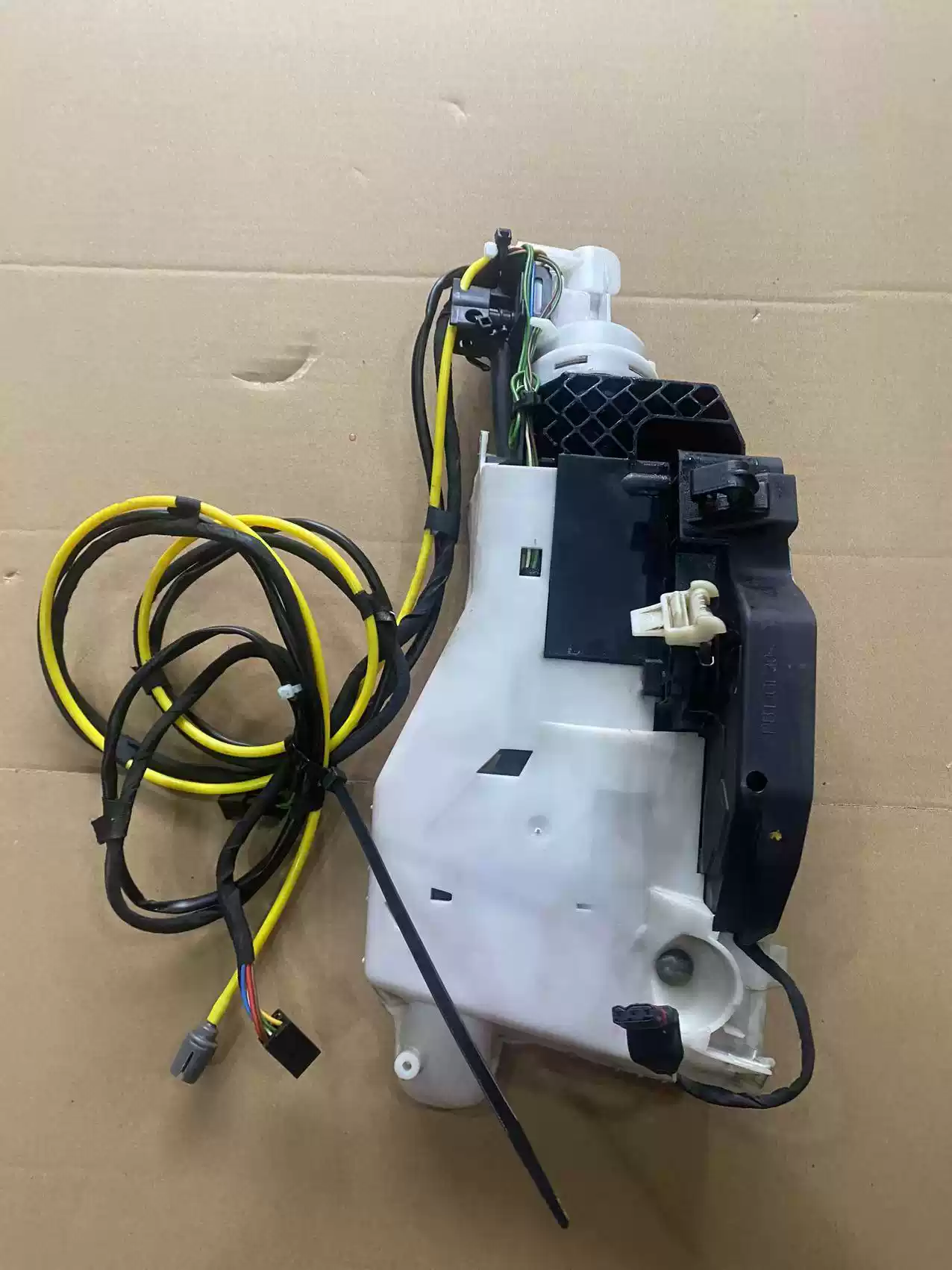 Applicable to Mercedes-Benz 220 S300 S320 S350 S500 S600 door lock block door lock assembly - Image 3