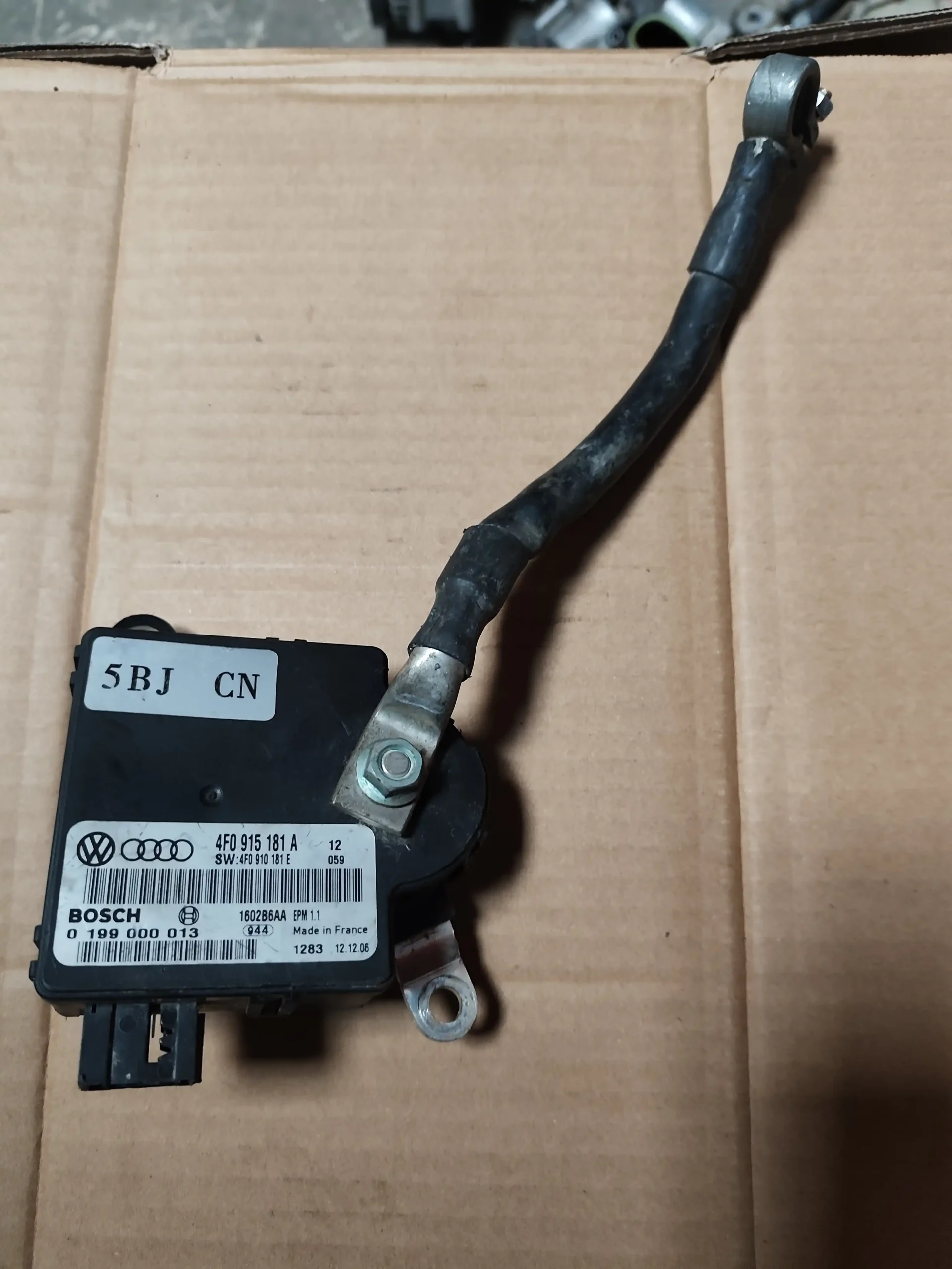 Audi A6L C6 Battery Power-Off Protector Battery Protector 4F0915181A Original factory dismantling parts