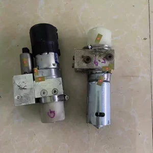 Benz W164W221W251 S-class ML350 GL350 Tail cap hydraulic pump Electric strut lifting booster pump