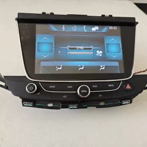 Original Buick Weilang original central control display is universal for model years 15-19, without mainframe, car removal parts