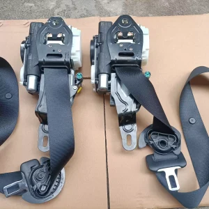 Mercedes-Benz all-line seat belt assemblies, original original and pure car-dismantling accessories, quoted according to the model year.