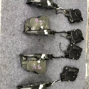 BMW 5 Series 7 Series GT535F07 F18528 520 730740 X5X6F02 Door lock block self-priming motor