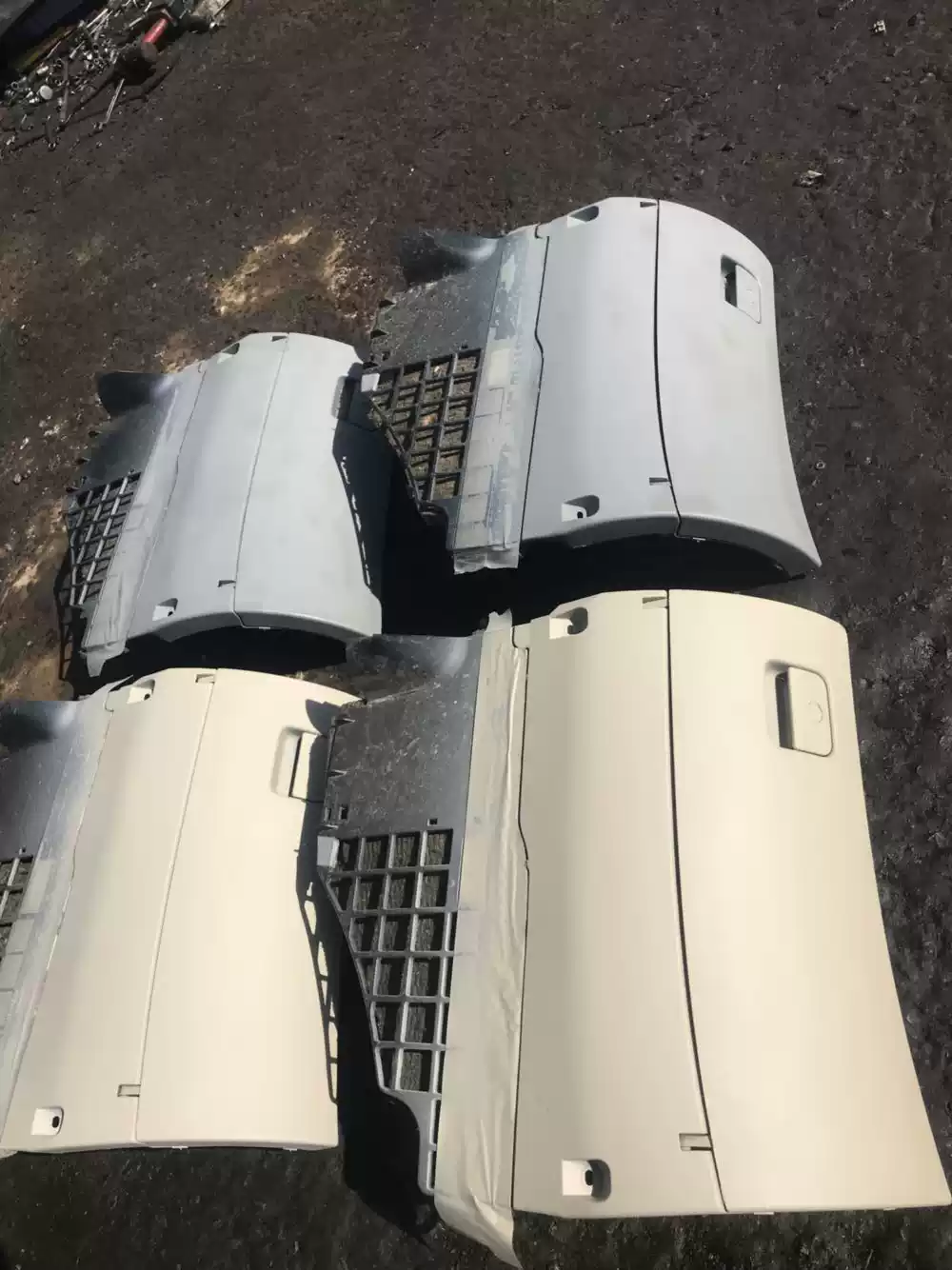 Old Audi A6C5 workbench instrument desk glove box lid glove box car dismantling accessories