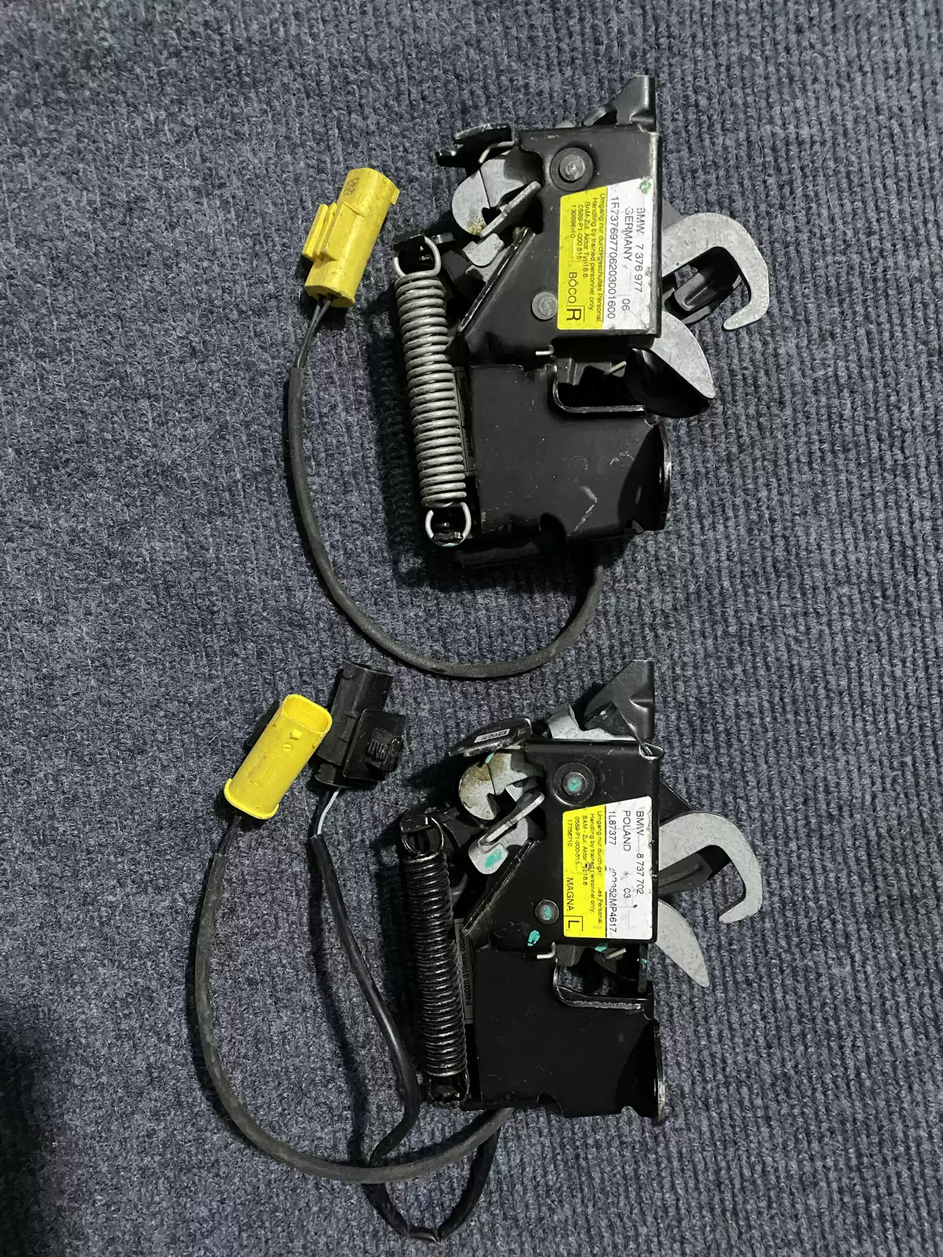 BMW's new X1X2 F49F39 high-equipped hood lock with pedestrian protection, original demolition - Image 3