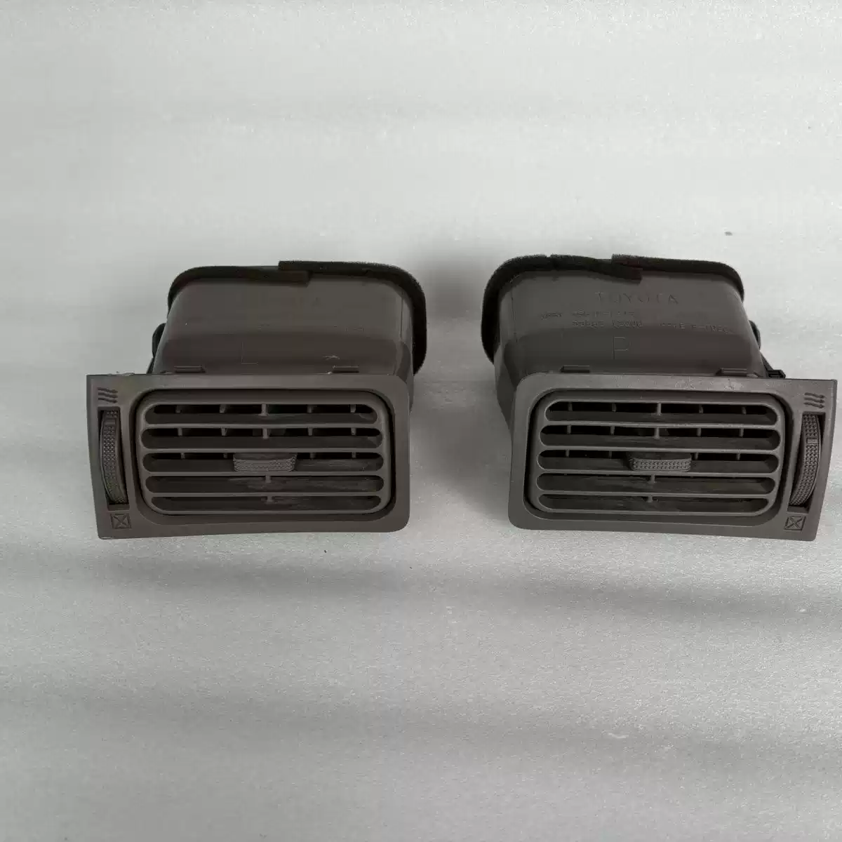 Adapted to Toyota Corolla air conditioner air outlet, original car disassembled, second-hand old Toyota Corolla is of good quality - Image 4