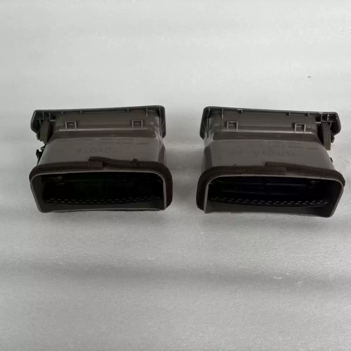 Adapted to Toyota Corolla air conditioner air outlet, original car disassembled, second-hand old Toyota Corolla is of good quality - Image 5