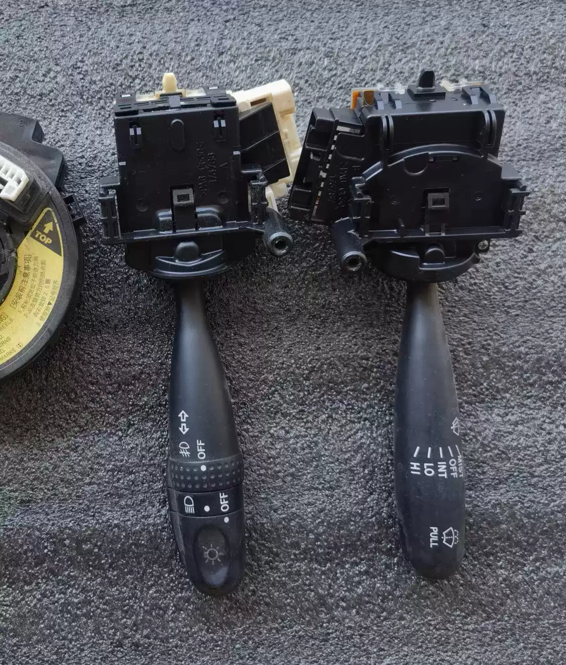 Suitable for Toyota Corolla combination switch headlight steering switch wiper switch original factory dismantling parts