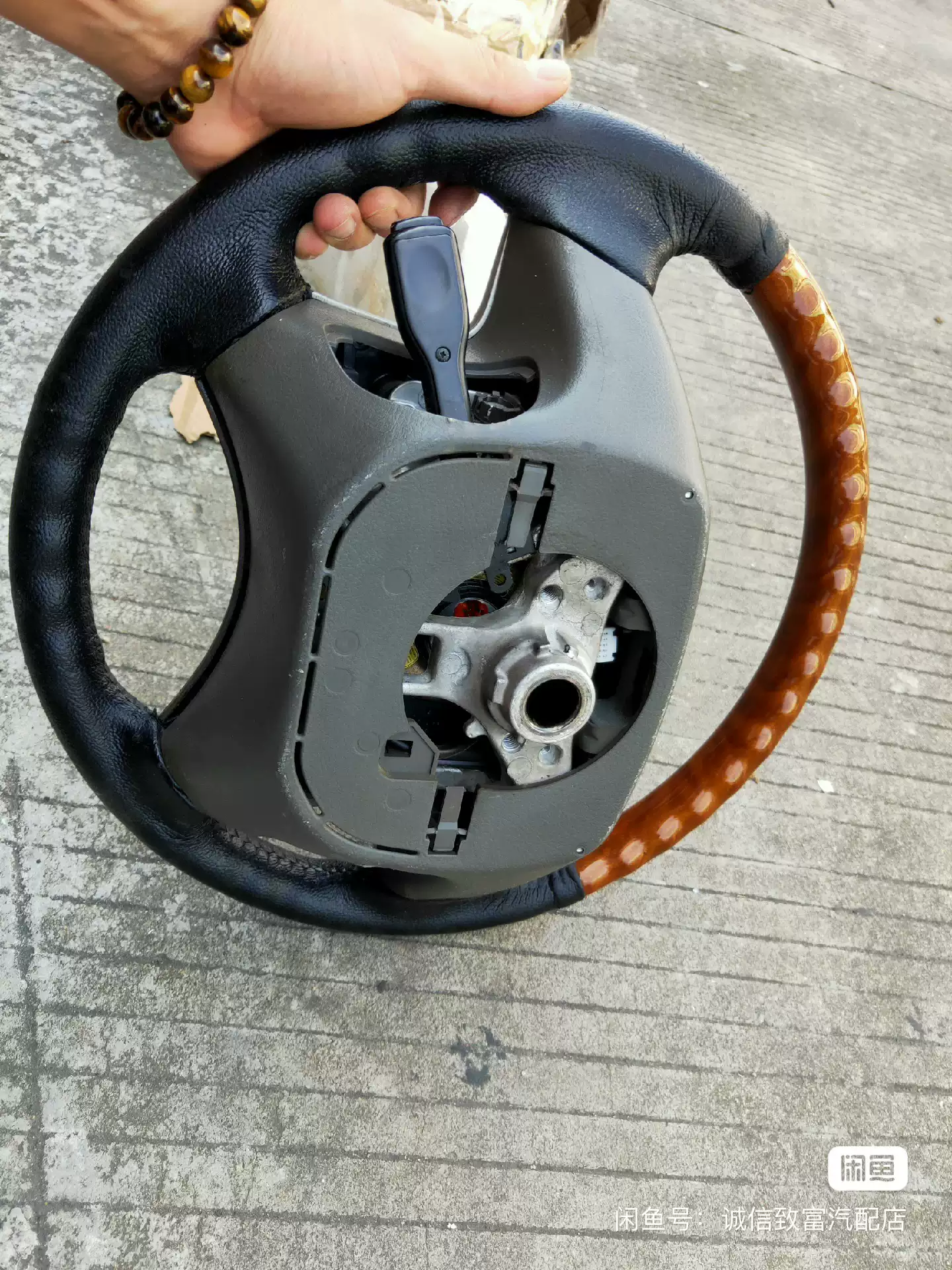 Toyota Classic Camry Mahogany Steering Wheel Assembly with Fixed Speed Lines Original Car Removal Parts - Image 4