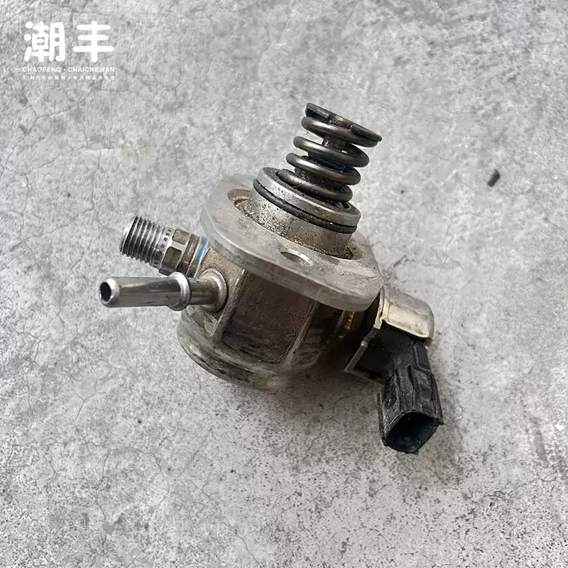 Toyota Crown 2.0T engine fuel high-pressure oil pump original original car demolition parts - Image 3