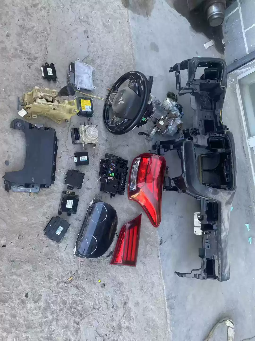 GAC Mitsubishi Outlander headlights and taillights electrical appliances computer version direction control instrument panel central control panel abs pump