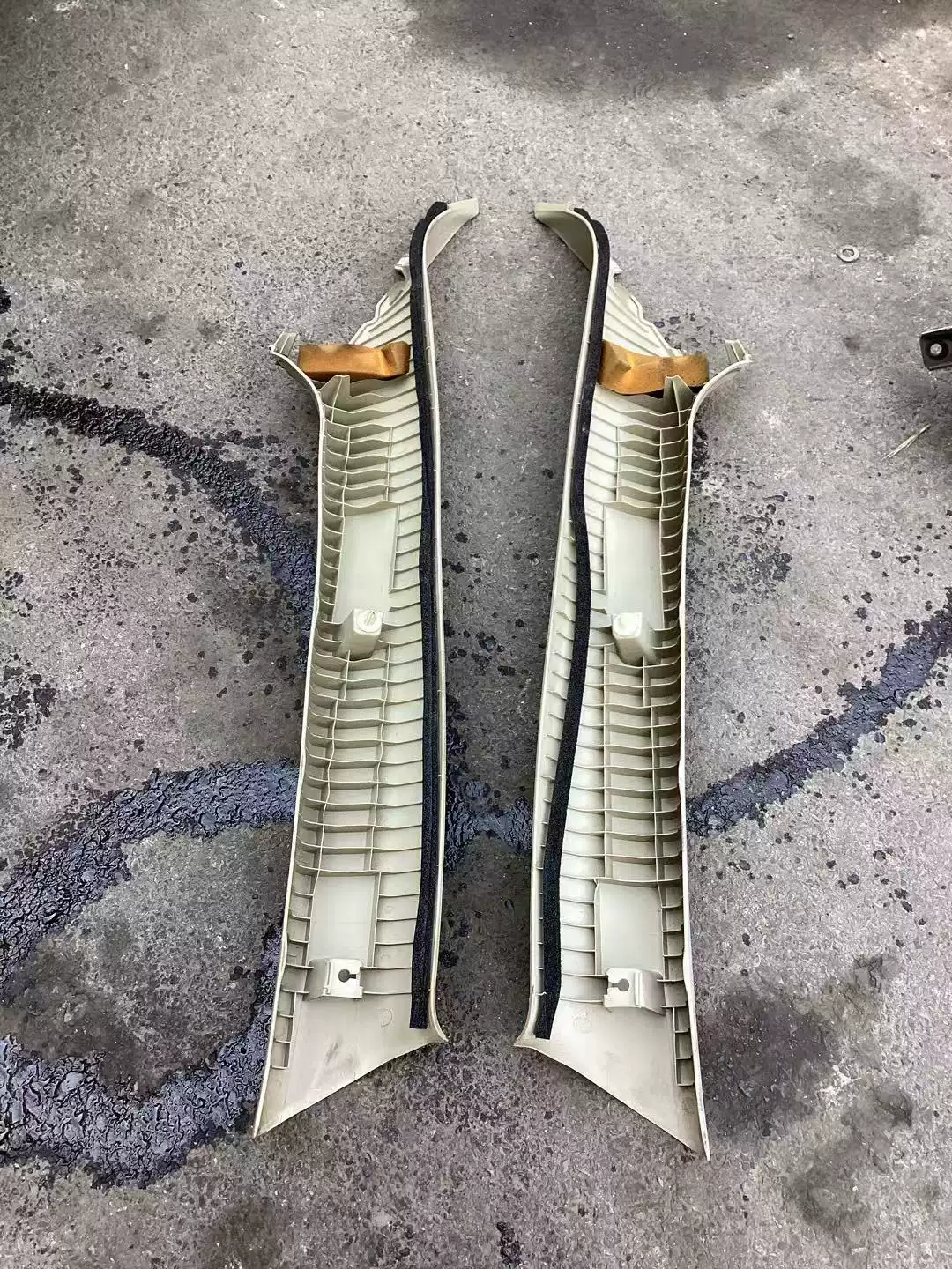 Mitsubishi Winggod A-pillar interior trim panel, front fender glass interior trim panel, second-hand car demolition and original factory demolition