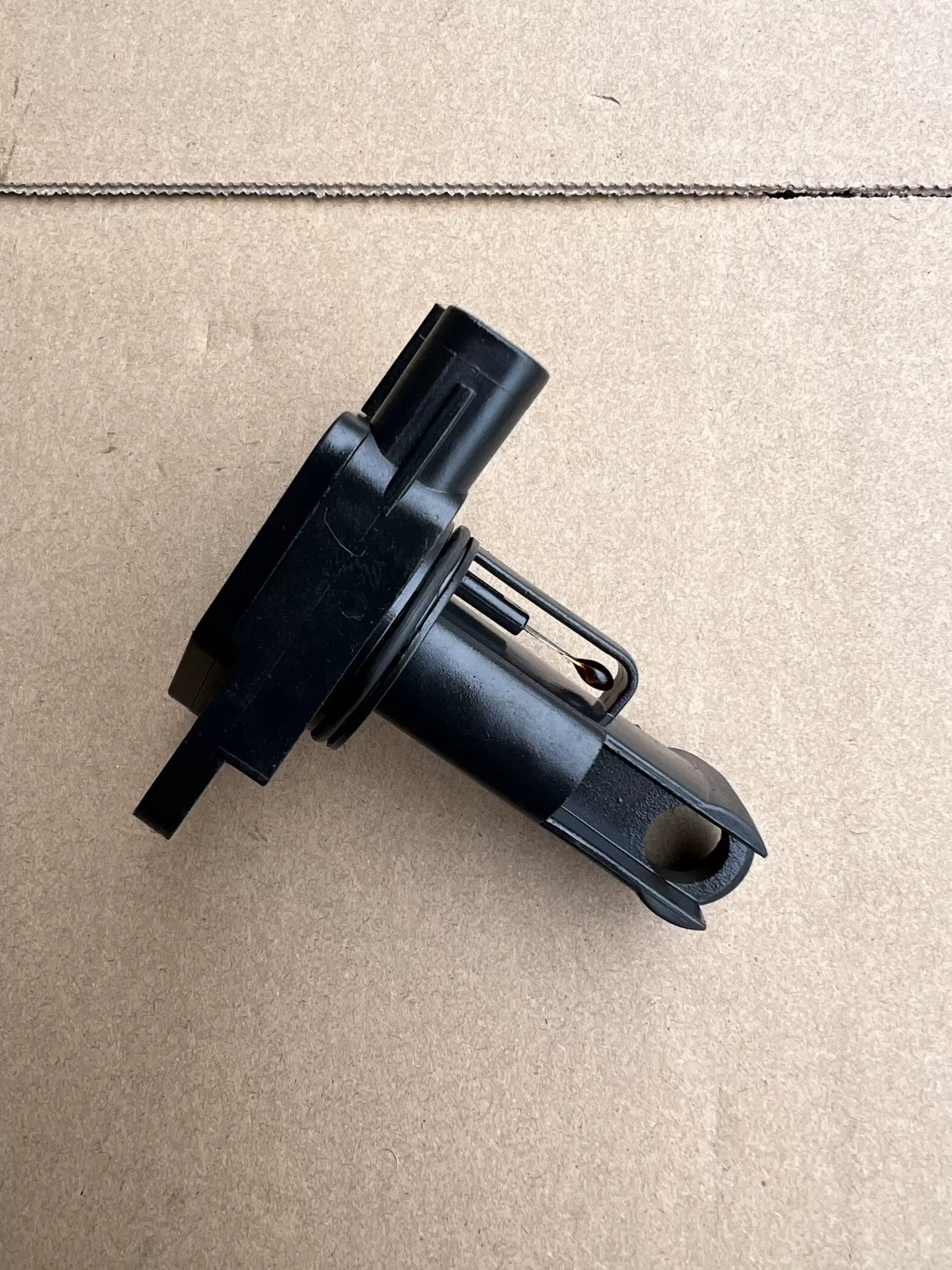 Adapt to Volvo S40/S60/S80/C30/V50/C70 air flow meter original imported car-removal parts - Image 3