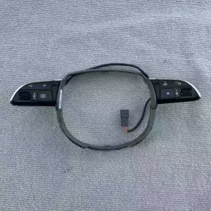 Applies to Audi A6LC7C7PA Steering wheel buttons Steering wheel volume adjustment switches Steering wheel knob