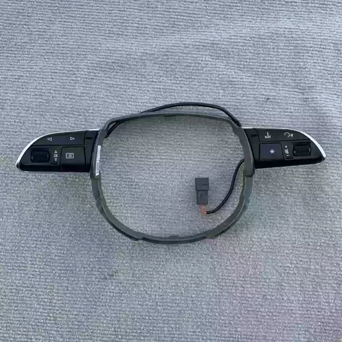 Applies to Audi A6LC7C7PA Steering wheel buttons Steering wheel volume adjustment switches Steering wheel knob