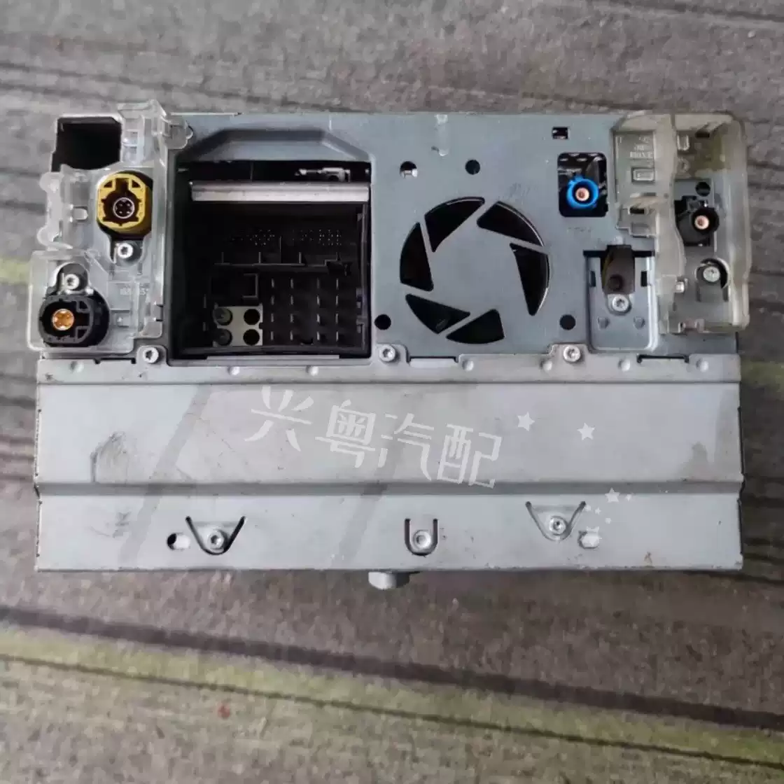 Porsche Cayenne Palamera Maca car DVD CD navigation host central control display car-removing parts - Image 4