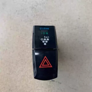 Applicable to the old Reiz model of 2006 -09 dangerous emergency double flash light switch assembly negative ion original demolition parts