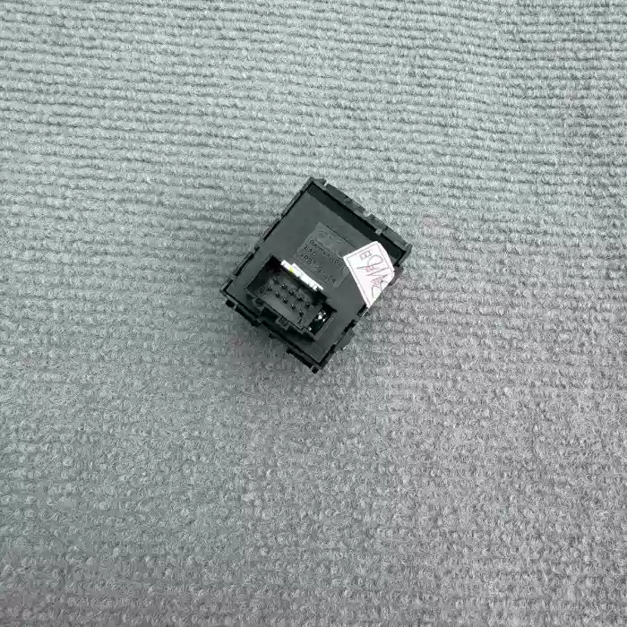 Suitable for Audi A4LB 9B10 Q5L A5 Hand brake switch Parking switch P switch - Image 4