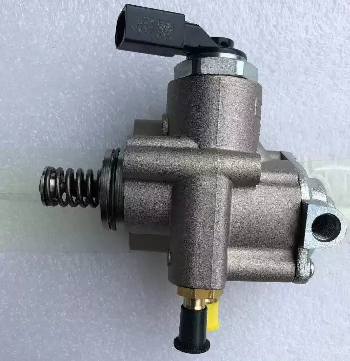 Suitable for Audi A6LC62.0T fuel pump High-pressure oil pump High-pressure oil supply oil pump High-pressure pump