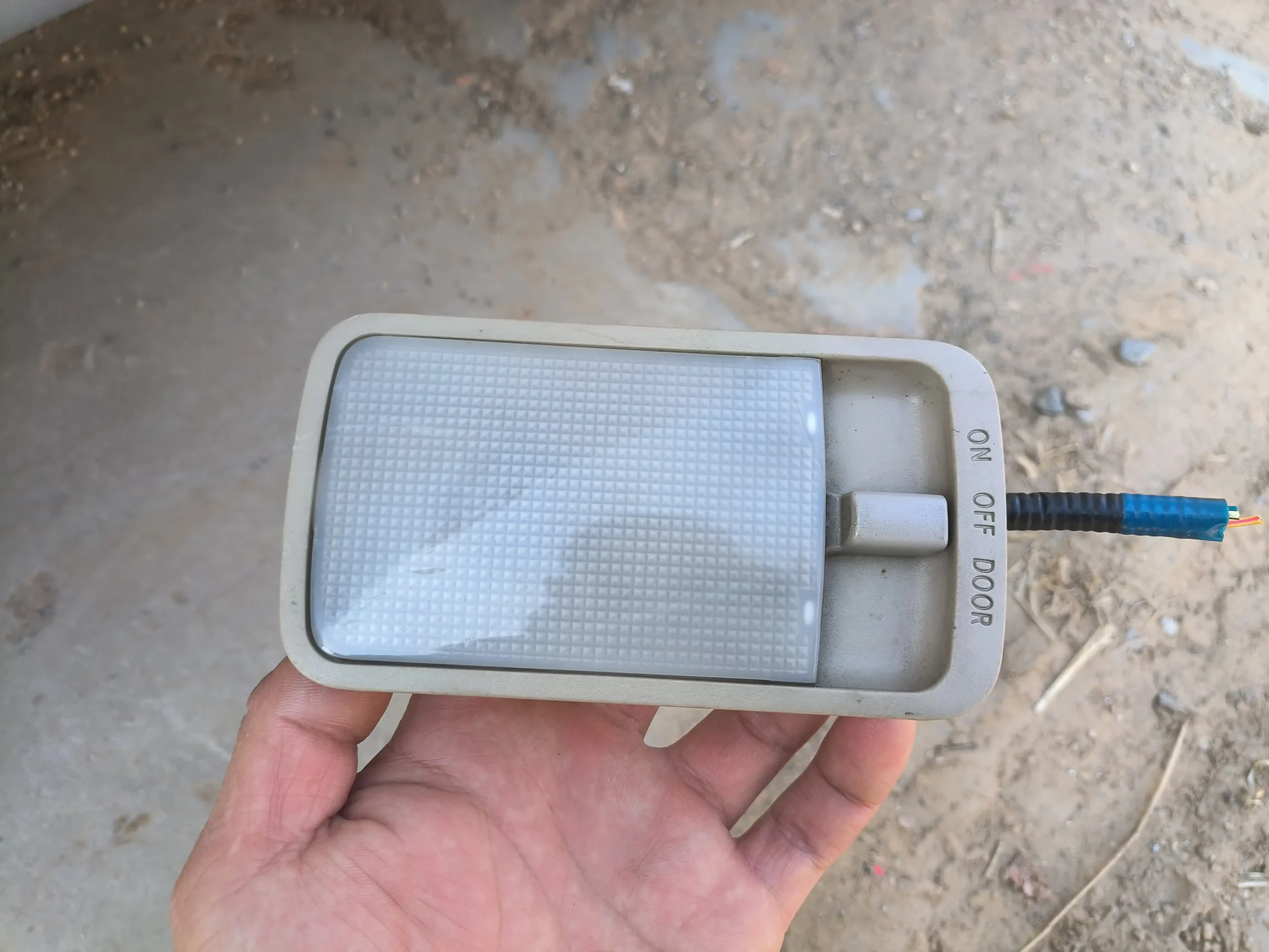 Original picture of Toyota Corolla fuel tank cover inner cover disassembled and normal use - Image 4