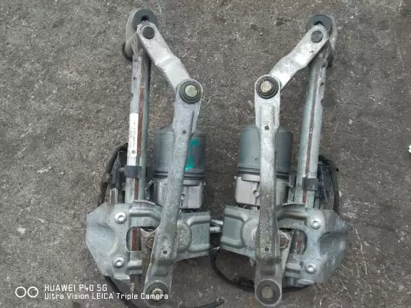 Suitable for 2006 Volkswagen Touan wiper motor assembly wiper motor wiper linkage lever original demolition - Image 3