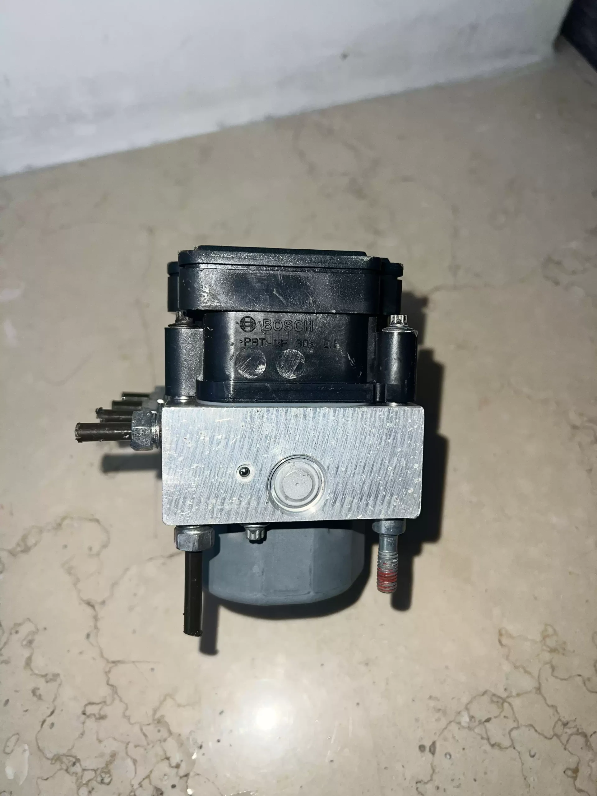 Toyota Corolla 1.6 oil truck ABS pump 15 years old, Bosch original demolition parts! Model 445100272 - Image 4