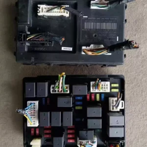 Suitable for Nissan Qichen R30 cabin fuse box body control module body computer original disassembly parts