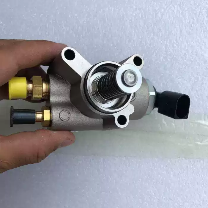 Suitable for Audi A6LC62.0T fuel pump High-pressure oil pump High-pressure oil supply oil pump High-pressure pump - Image 3
