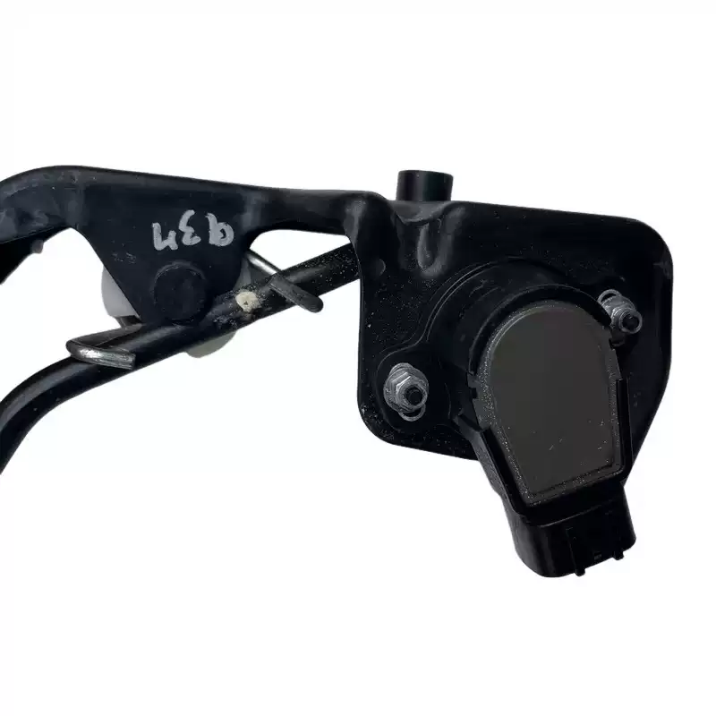 Applicable to Toyota Corolla accelerator pedal foot position sensor assembly Original dismantling car - Image 5