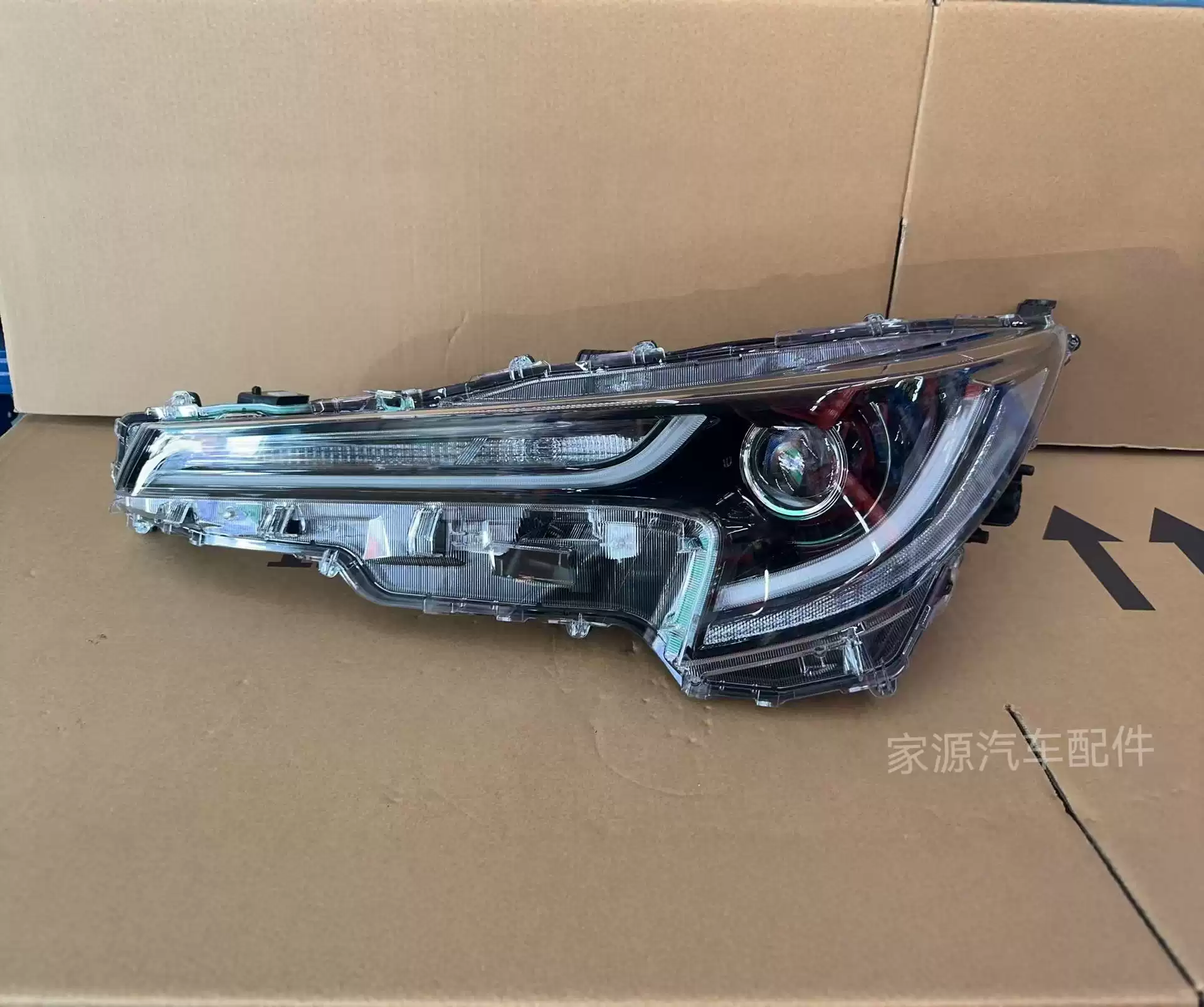 Suitable for 20-24 Toyota Rayling headlight original factory high-end LED headlight dismantling parts