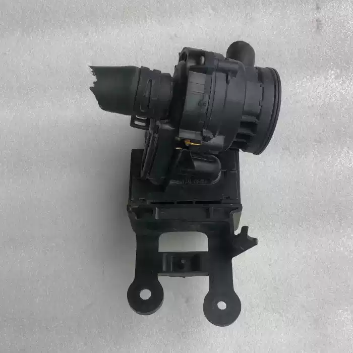 Suitable for Audi A6LC6 heater water pump heater water valve heater switch heater valve - Image 3