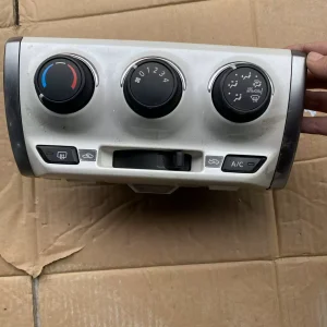 Toyota Zhixuan Vios air conditioning switch AC button air conditioning control panel assembly Original car-removal parts Used
