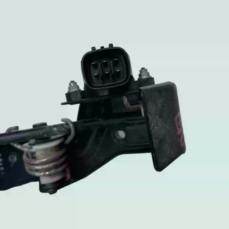 Applicable to Toyota Corolla accelerator pedal foot position sensor assembly Original dismantling car - Image 4