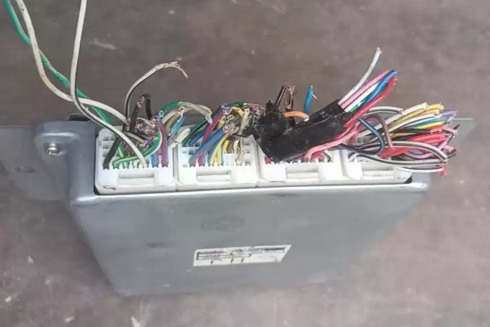 Suitable for Subaru Forester Regis Outback engine computer board 22611 AN630 original disassembly parts - Image 4