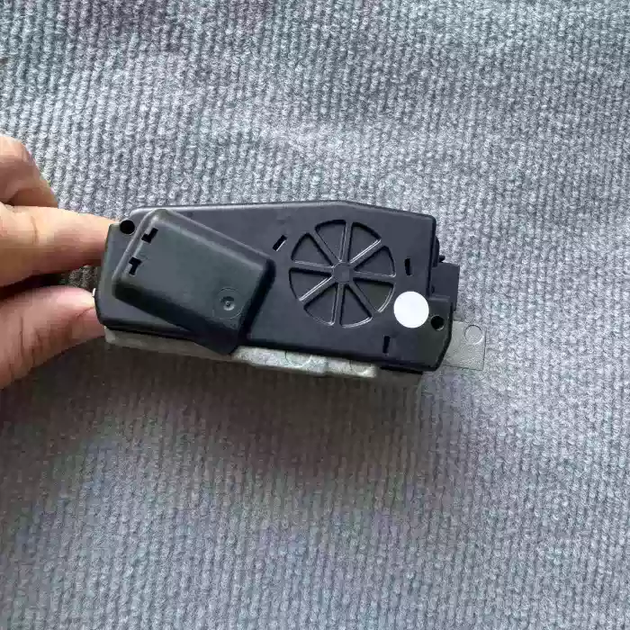 For Audi A4LQ5 steering column computer steering column lock module controller 8K 0905852E D - Image 4