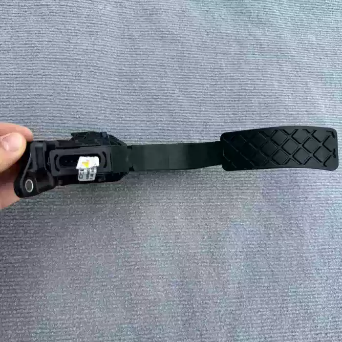 Suitable for Audi A4LB10 Q5 LA5 New accelerator pedal Electronic accelerator pedal - Image 4