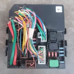 Used for Nissan NV200 cabin fuse box relay control unit cabin fuse box original